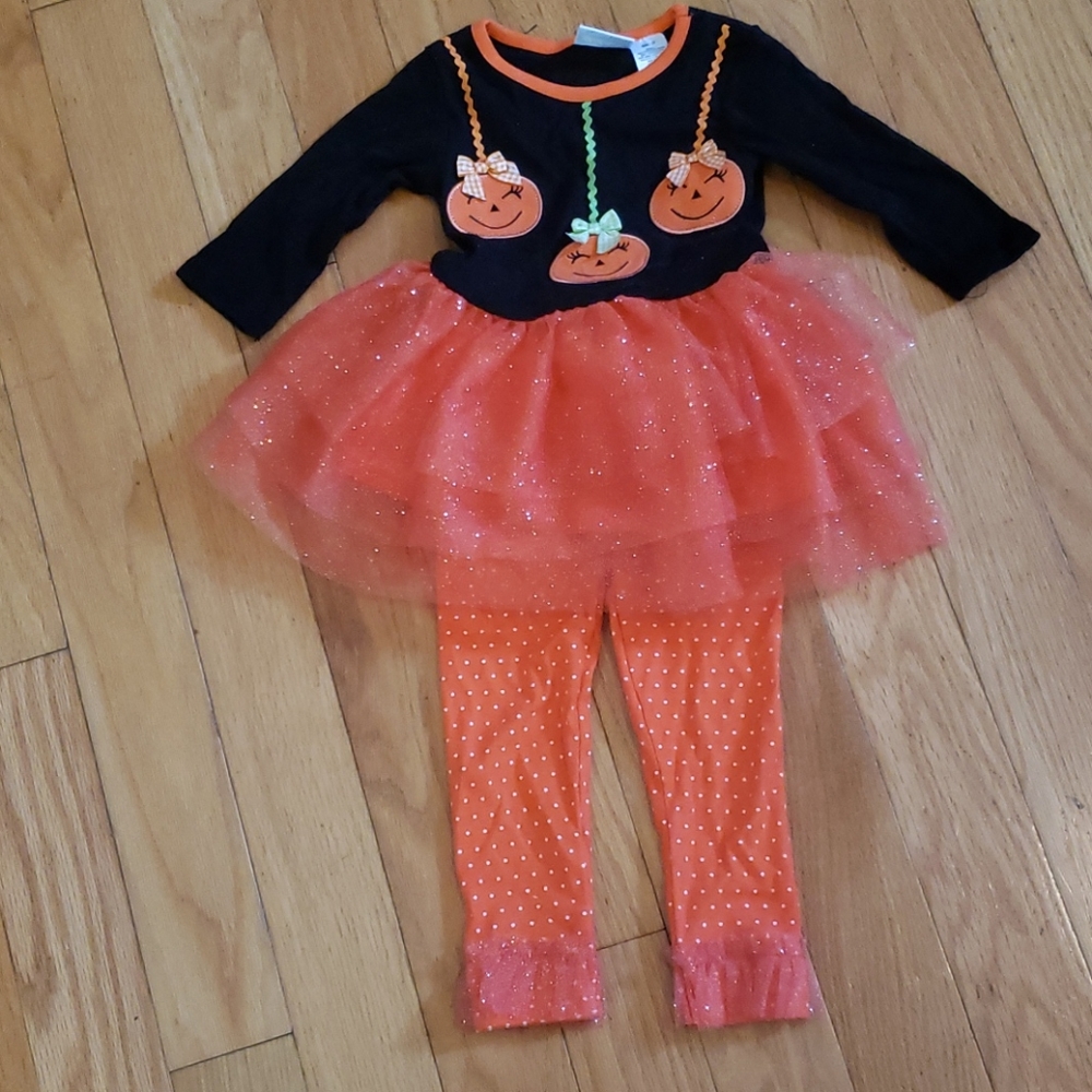 Halloween outfit with leggings
